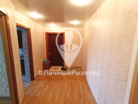 2-к квартира, 1/3 эт., 50м²