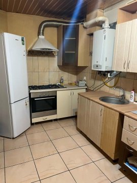 4-к квартира, 1/3 эт., 127м²