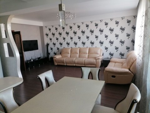 2-к квартира, 7/9 эт., 72м²